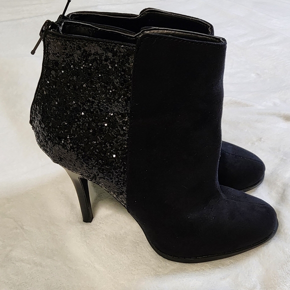 Mossimo Supply Co. Black Suede And Sparkle Heeled Ankle Boots, EUC, Size 7.5 - Picture 2 of 8